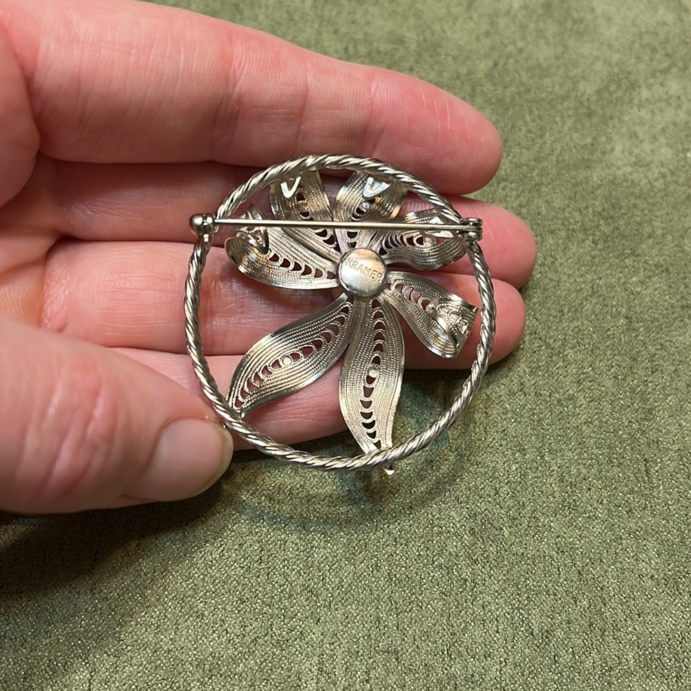 Vintage Silver Toned Kramer Brooch - Picture 2 of 3